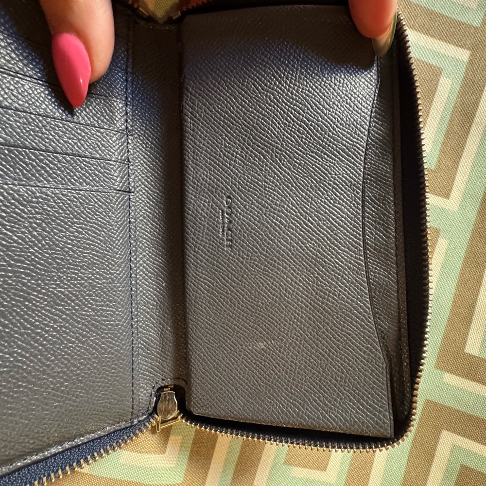 Coach Navy Pebbled Leather Zip Wallet Gold Finishes Card Pocket Card clutch bag - Picture 10 of 12